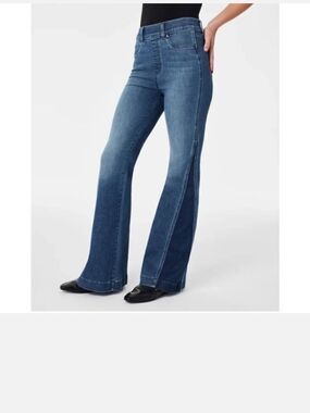 Spanx Women’s Two-Tone Blue Flared Jeans